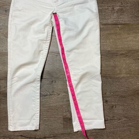 Seven7 White Jeans Womens Size 31x26 Crop Low Rise - Picture 6 of 8